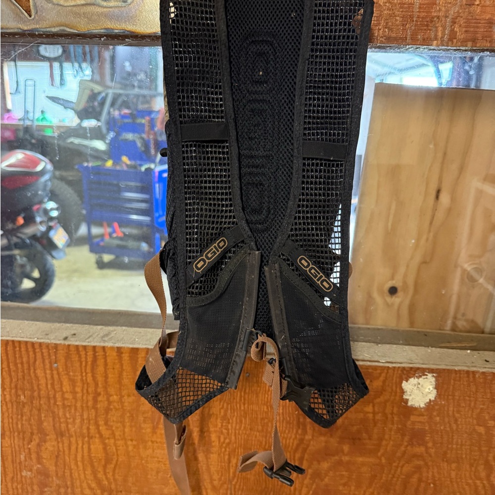 OGIO hydration pack - Picture 2 of 2